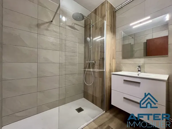 BEL APPARTEMENT RENOVE en RESIDENCE