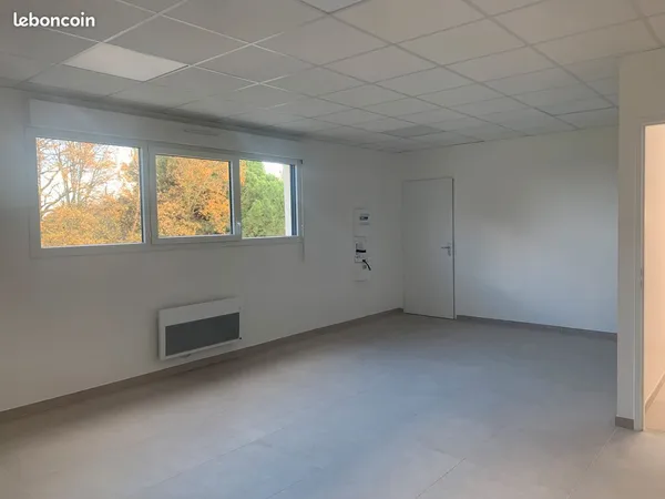 Local commercial / professionnel neuf 32 m² - saint-germain-du-puch