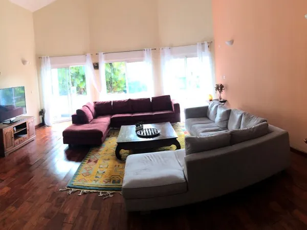 Grande villa F3 meublée 119 m² avec piscine - Sainte-Marie - 1 795