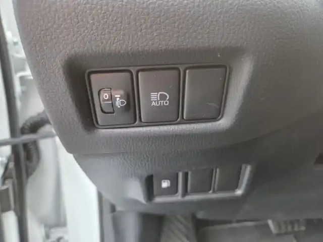 Toyota C-Hr 122h design — photo 15