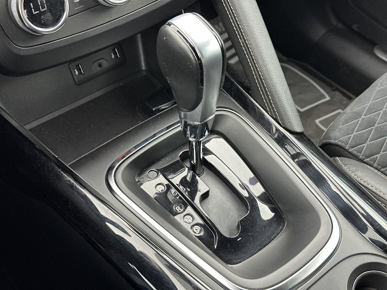 Renault Kadjar tce 140 fap edc black edition — photo 30