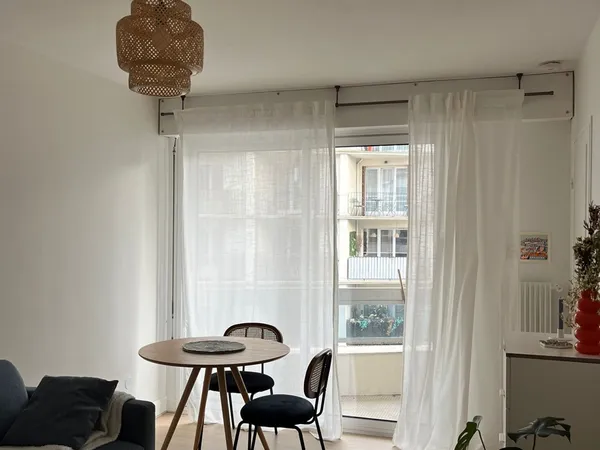 Grand studio Lamarck Caulaincourt avec balcons