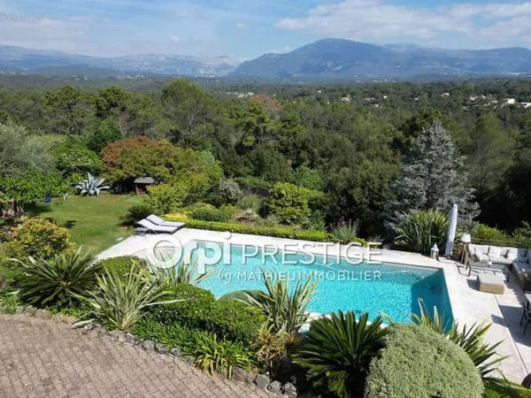 Maison à Roquefort-Les-Pins