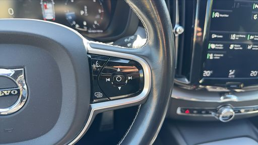 Volvo XC60 2.0 B4 197 Mild-Hybrid Geartronic8 - R-Design – 2020 – 142691 km – Diesel – Boîte Automatique — photo 18