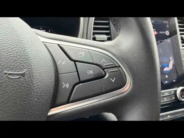Renault Megane 1.5 blue dci 115ch techno edc + toit ouvrant — photo 26