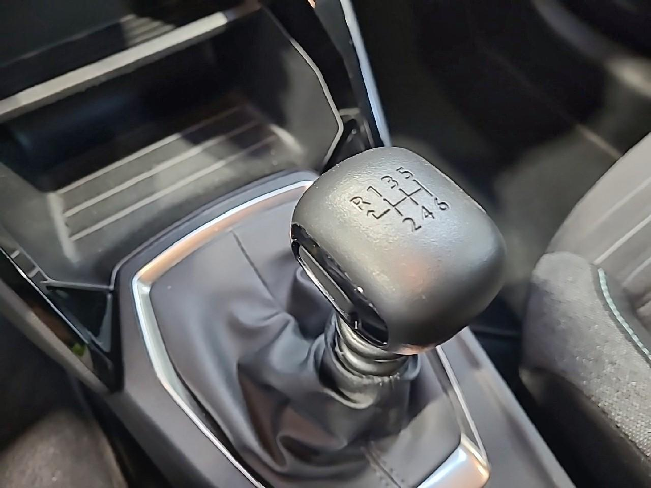 Peugeot 208 puretech 100 s&s bvm6 style — photo 17