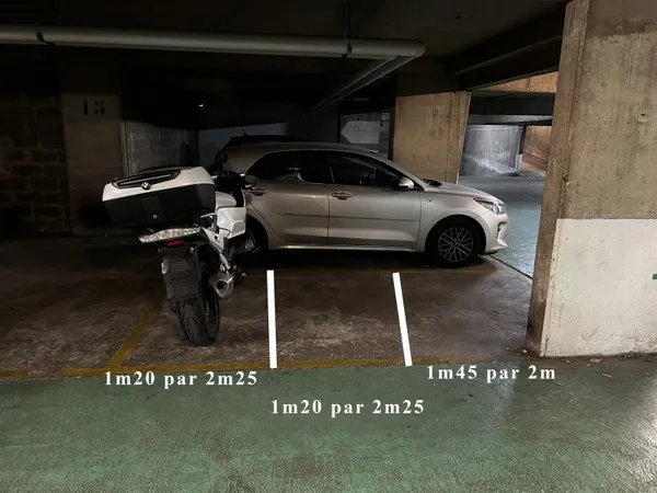Loue parking Moto sécurisé proche Jourdain (Rue Olivier Métra)