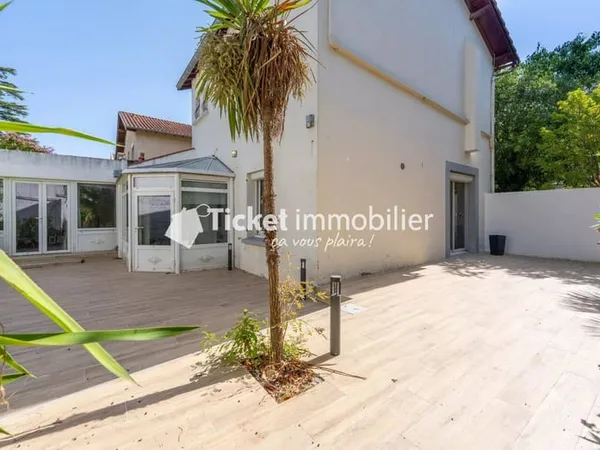 Maison 7 pièces 183 m²