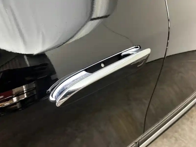 Mercedes Classe E berline 300 amg line — photo 17
