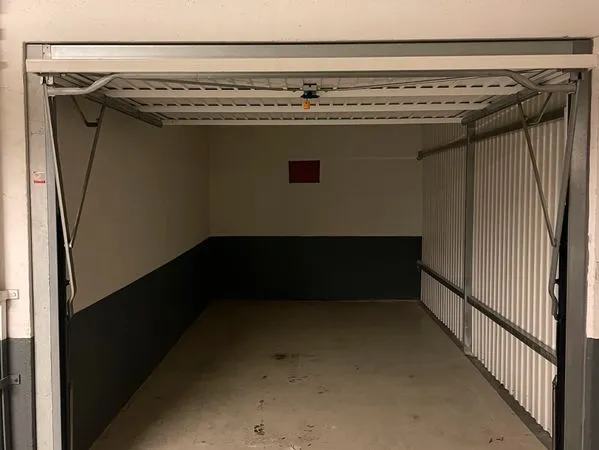 Box Fermé Proche Hôpital Ambroise Paré