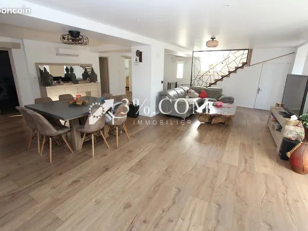 Propriété 8 pièces 299 m²