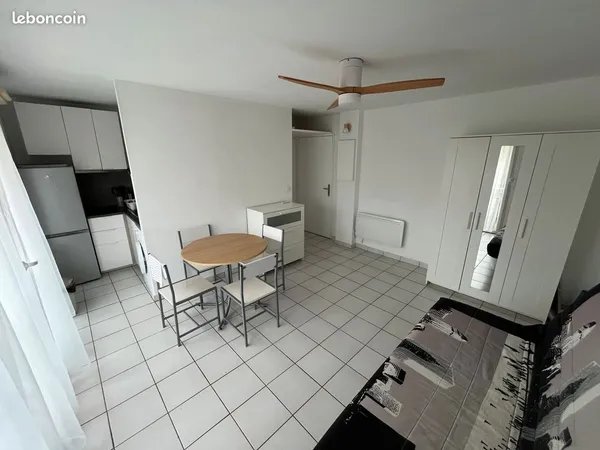 Studio meublé à louer
