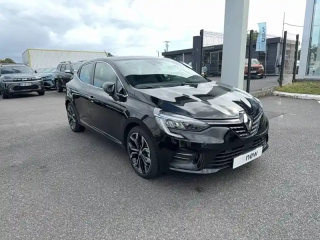 Renault Clio e-tech 140 - 21n — photo 3
