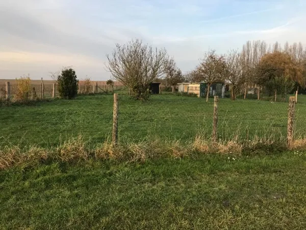 Terrain 408 m²