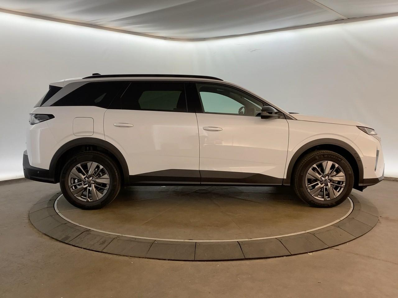 Peugeot 5008 hybrid 145 ch e-dcs6 allure — photo 4