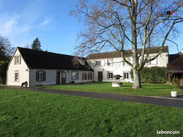 Maison 7 pièces 380 m²