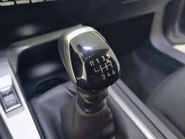Peugeot 308 puretech 130ch s&amp;s bvm6 — photo 17
