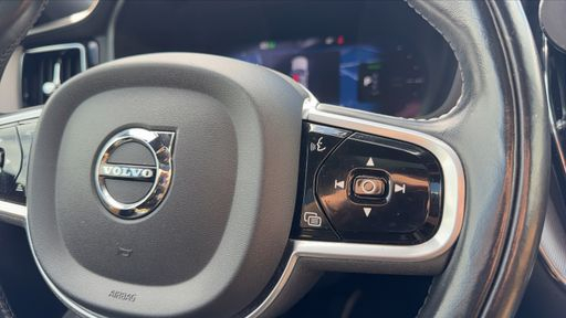 Volvo XC60 2.0 T6 340 AWD BVA - Inscription Luxe – 2021 – 92000 km – Hybride rechargeable – Boîte Automatique — photo 15
