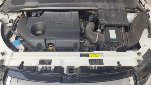 Land Rover Range Rover Evoque 2.0 TD4 180 AWD BVA9 - SE – 2016 – 101881 km – Diesel – Boîte Automatique — photo 27