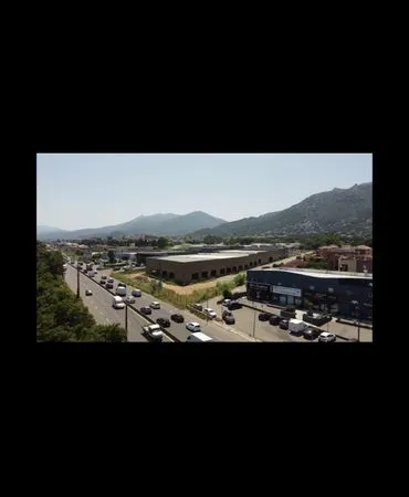 Superbe local dans zone commerciale Biguglia