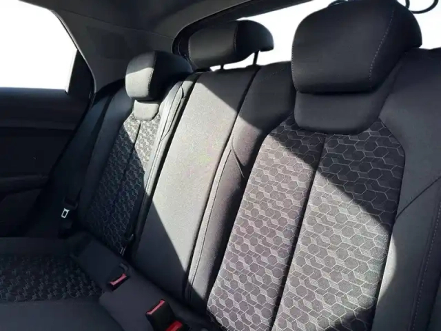 Audi A1 sportback 30 tfsi 116 ch s tronic 7 — photo 38