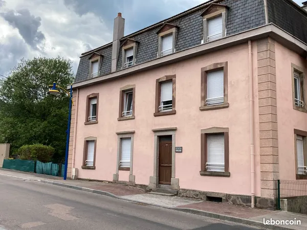 Plainfaing Immeuble 5 appartements caves et garages pour investissement locatif