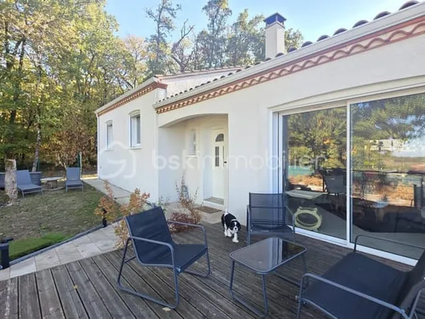 PEYROLE - Maison éco- responsable T6 avec garage pensée pour conjuguer confort, économies et respect