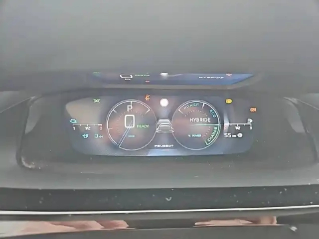 Peugeot 408 phev 225 e-eat8 — photo 10