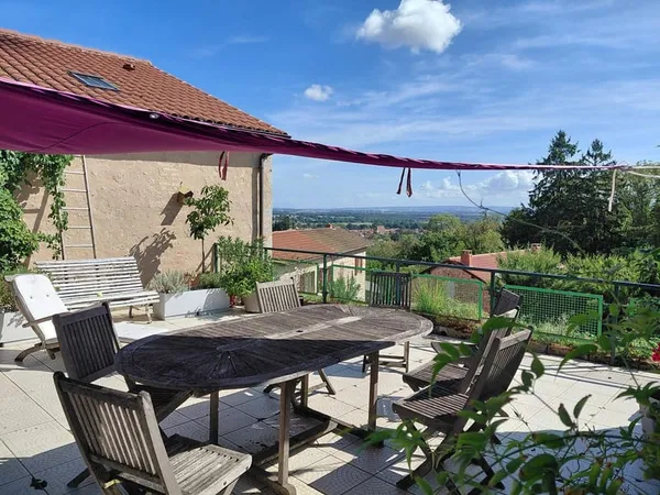 Vente Maison de village 131 m² à Le-Crozet 139 000 €
