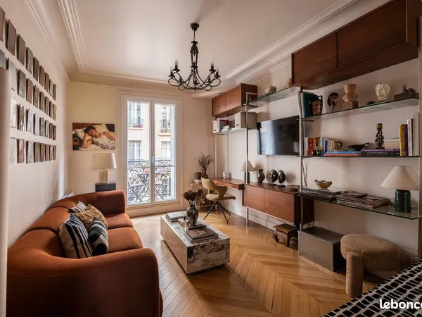 Paris 18e, rue Lamarck : 2 pièces de 48m² refait à neuf, balcon plein sud, cave