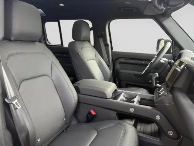 Land Rover Defender 110 2.0 p300e phev x-dynamic se — photo 5