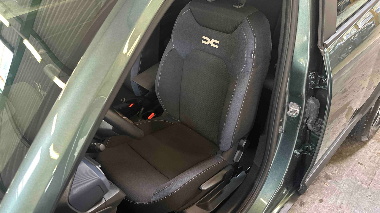 Dacia Duster Hybrid 140 — photo 27