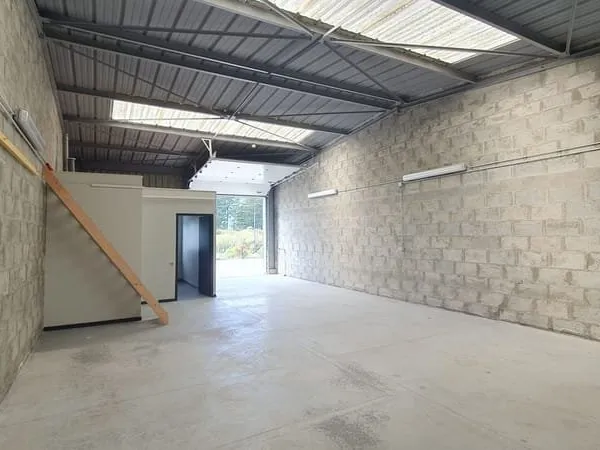 SARZEAU - Local d'activité de 95 m² environ