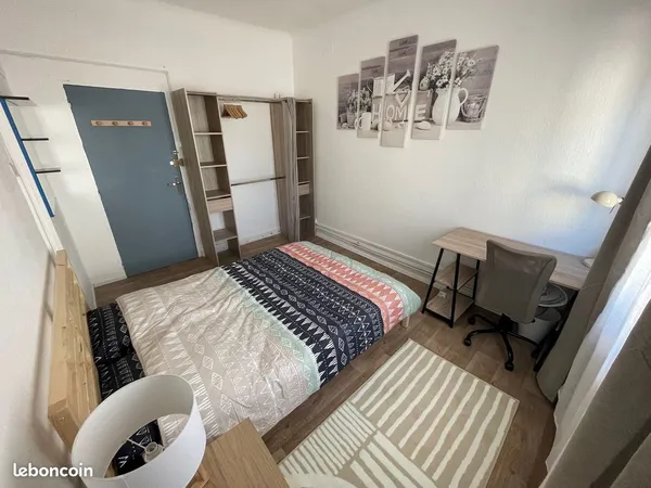 Chambre à proximité immédiate du Luxembourg à 10min a pieds de la gare de Hettange grande