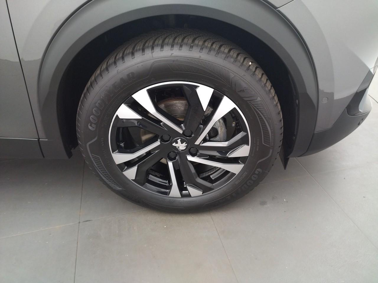 Peugeot 2008 puretech 130 s&s eat8 gt — photo 27
