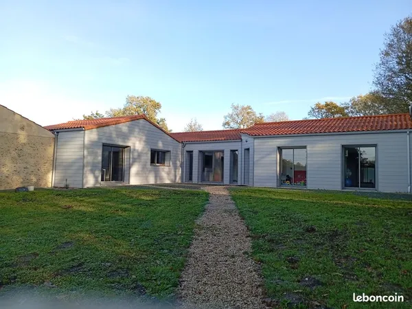 Maison récente de plain-pied