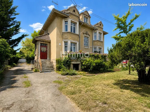 Maison 11 pièces 176 m²