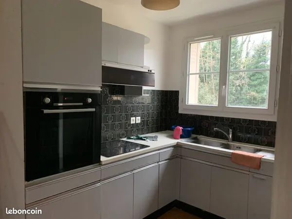 Savigny sur Orge F3/4 loyer 1189 euros avec provision chauffage collectif radiateurs compris