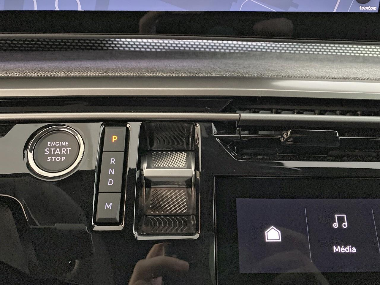 Peugeot 5008 hybrid 145 ch e-dcs6 gt — photo 15