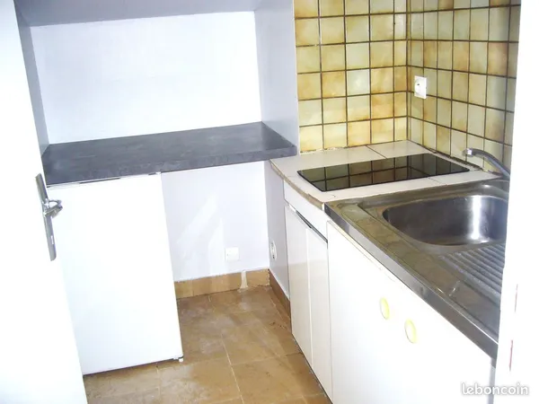Loue studio non meublé de 22 m2 - Seine-et-Marne (Sud)