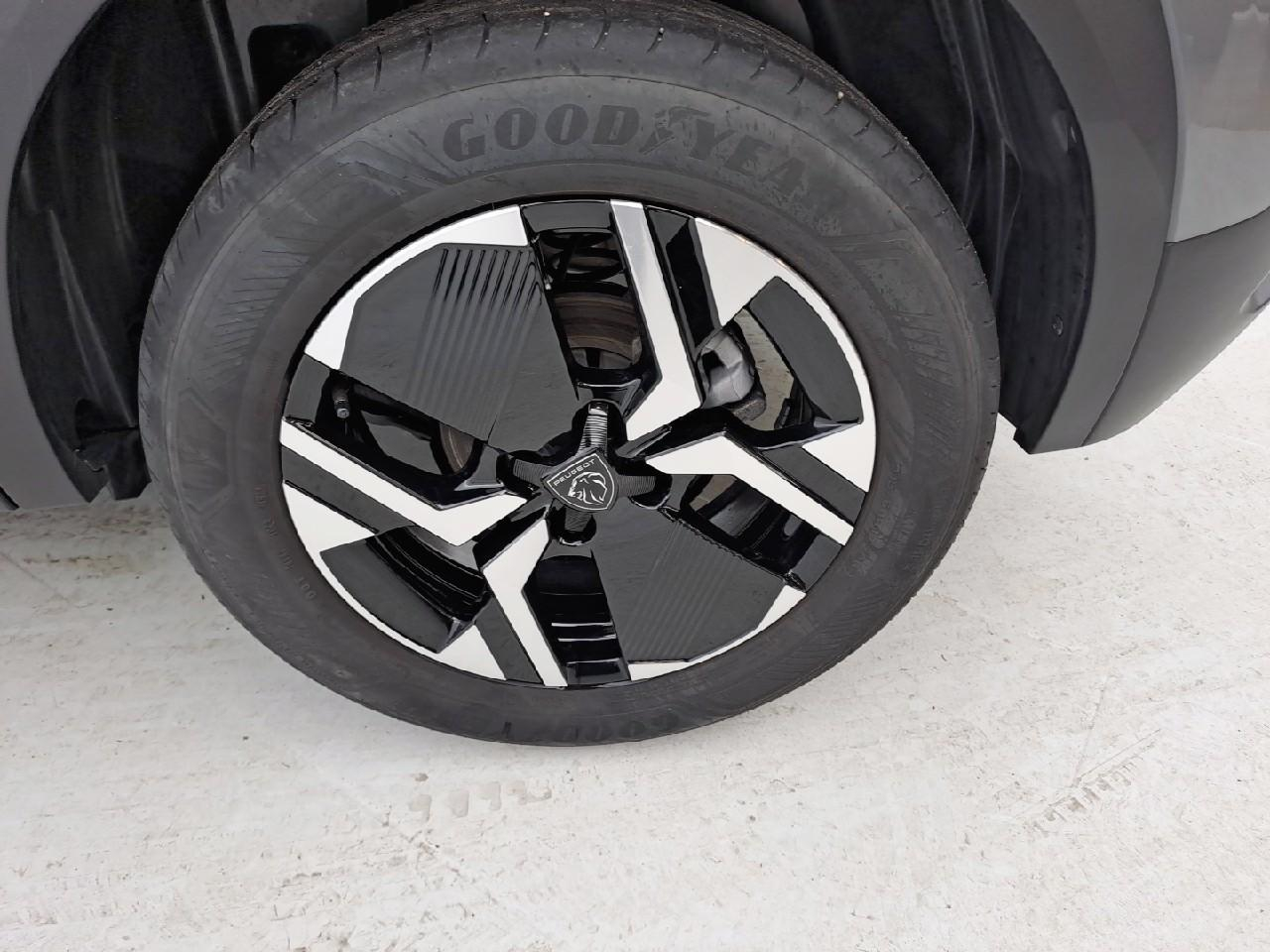 Peugeot 2008 puretech 130 s&s eat8 gt — photo 19