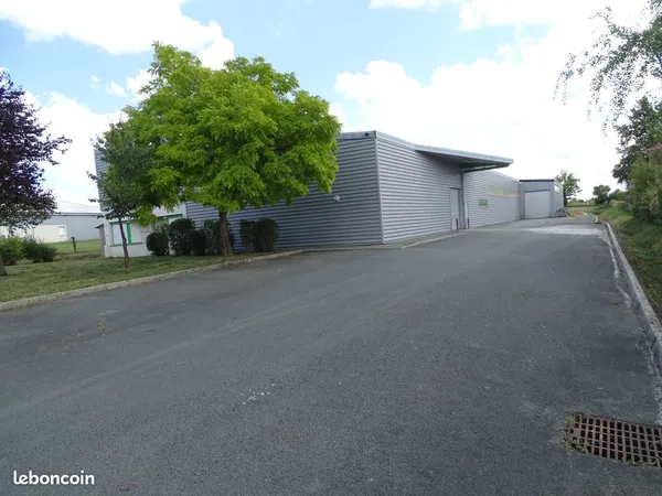 Local d'activités 1080m²