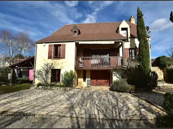 MAISON à Cazals, 125 m² habitables, 3 chambres, garage, jardin