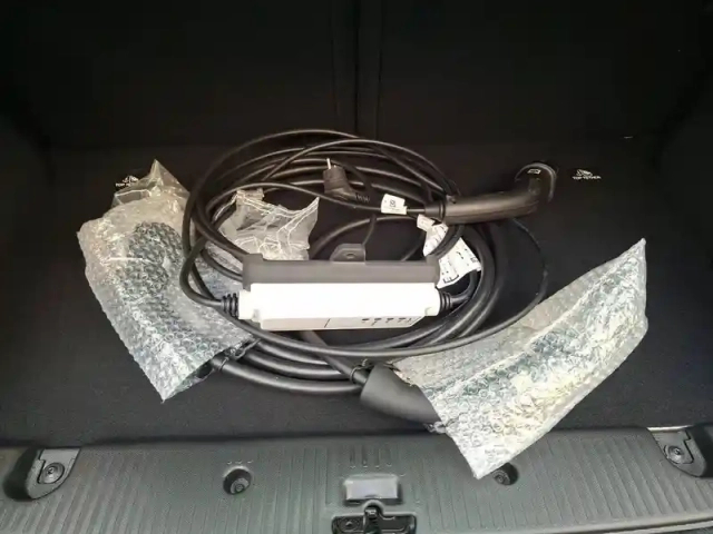 Renault Twingo iii e-tech — photo 19