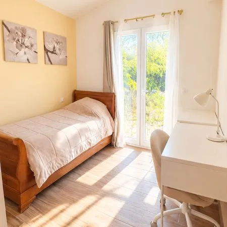 Chambre dans colocation de filles