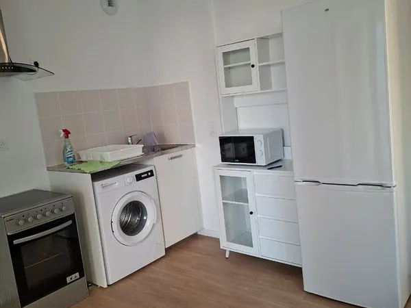 F1 Bis 30m2 BORDEAUX GARE/BELCIER