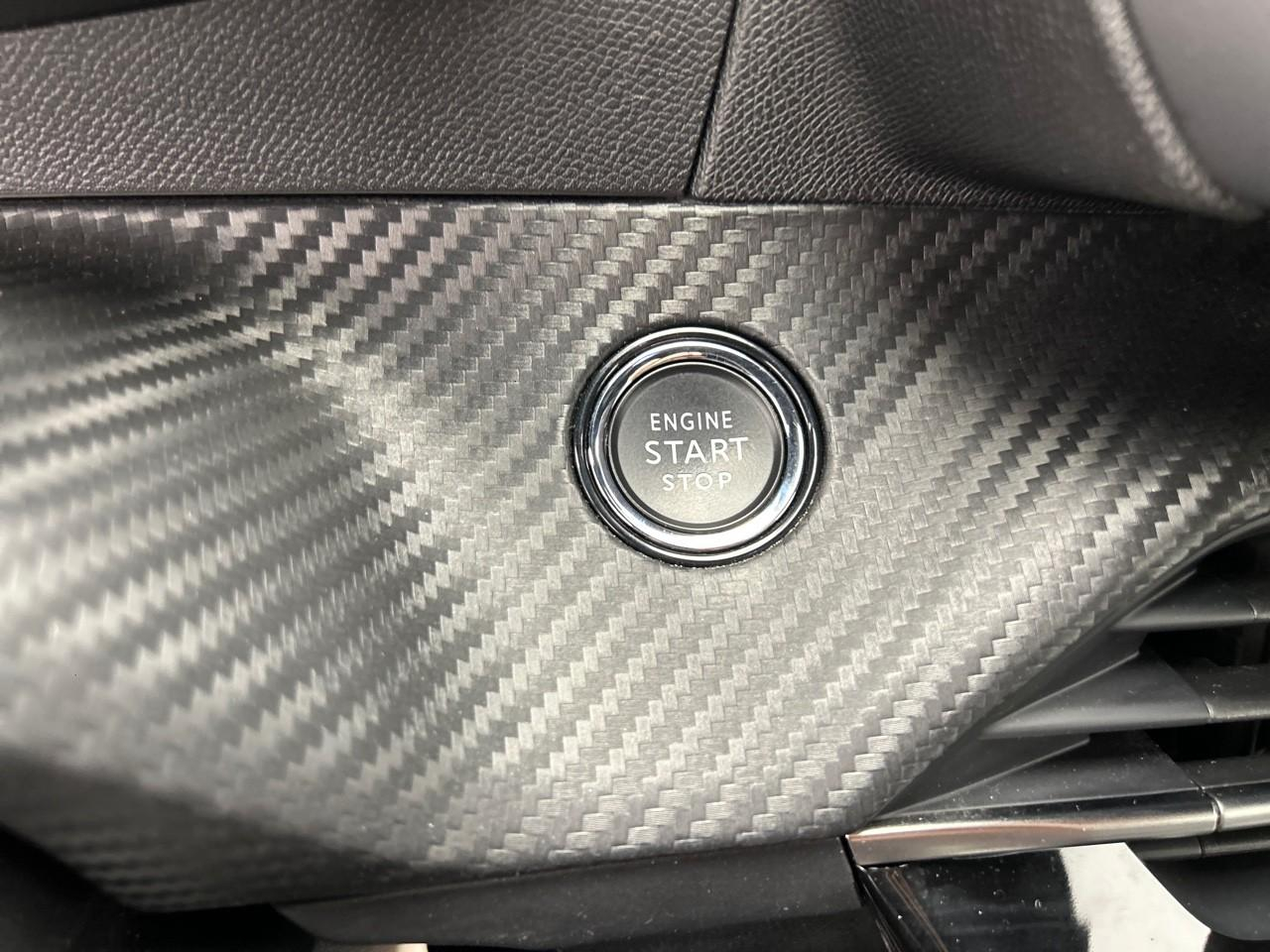 Peugeot 2008 puretech 130 s&s eat8 allure pack — photo 20