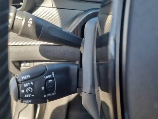 Peugeot 208 hybrid 110 ch e-dcs6 — photo 20