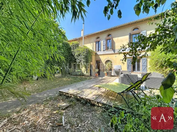 Maison 9 pièces 259 m²