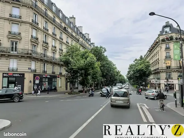 Local commercial 239 m²